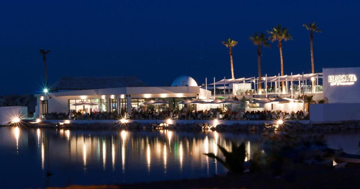 Hotel Mezri Монастир Экстерьер фото